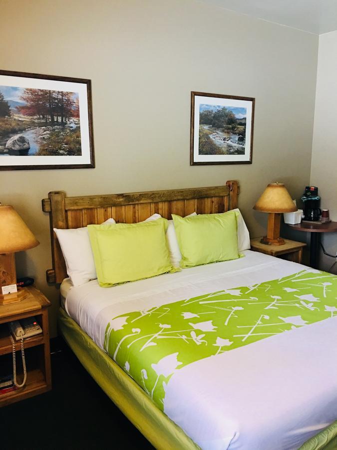 Boulder Creek Inn Donnelly Экстерьер фото