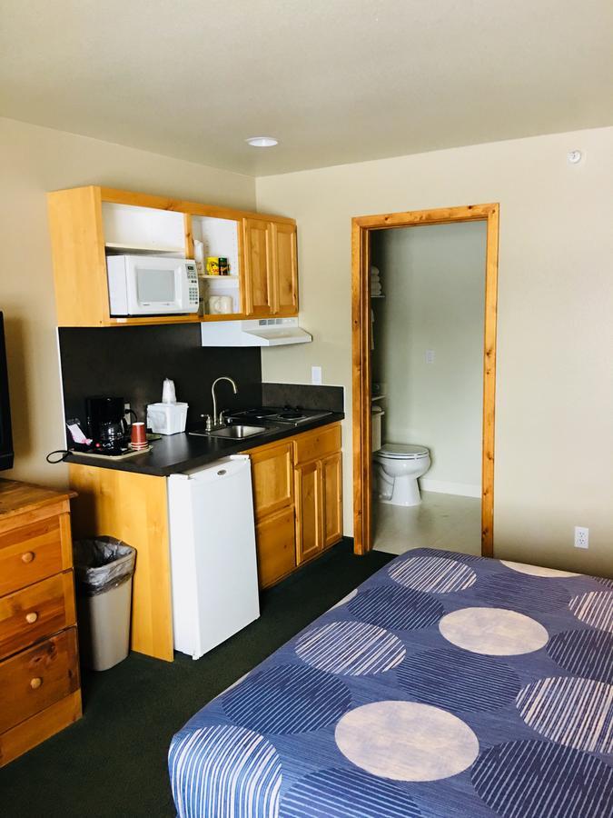 Boulder Creek Inn Donnelly Экстерьер фото