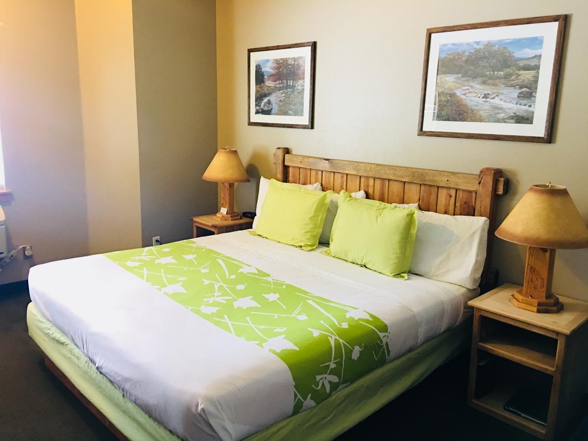 Boulder Creek Inn Donnelly Экстерьер фото