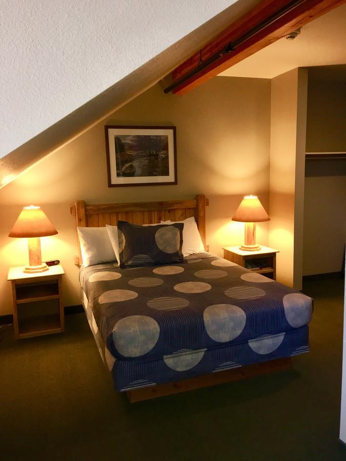 Boulder Creek Inn Donnelly Экстерьер фото