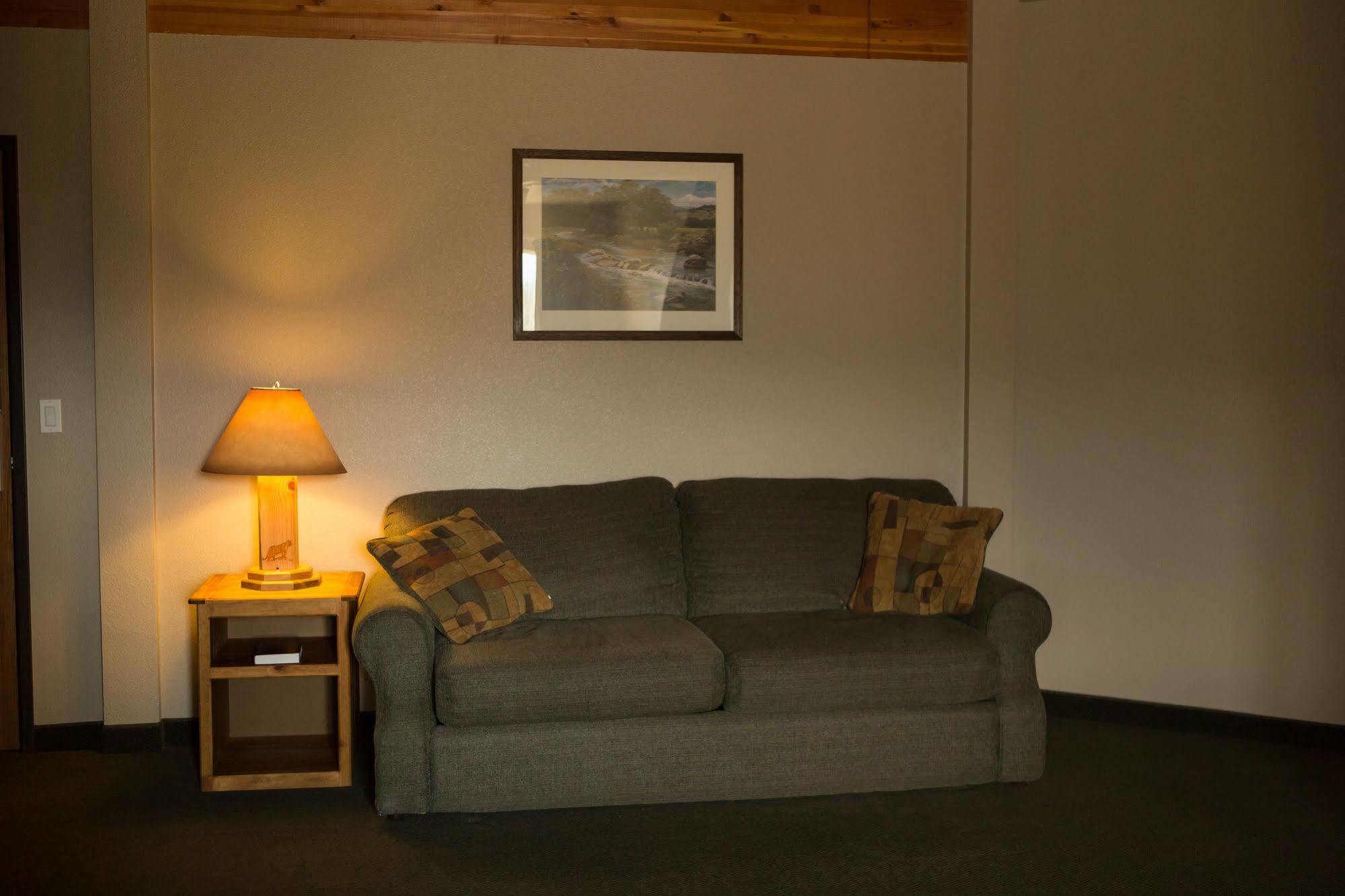 Boulder Creek Inn Donnelly Экстерьер фото