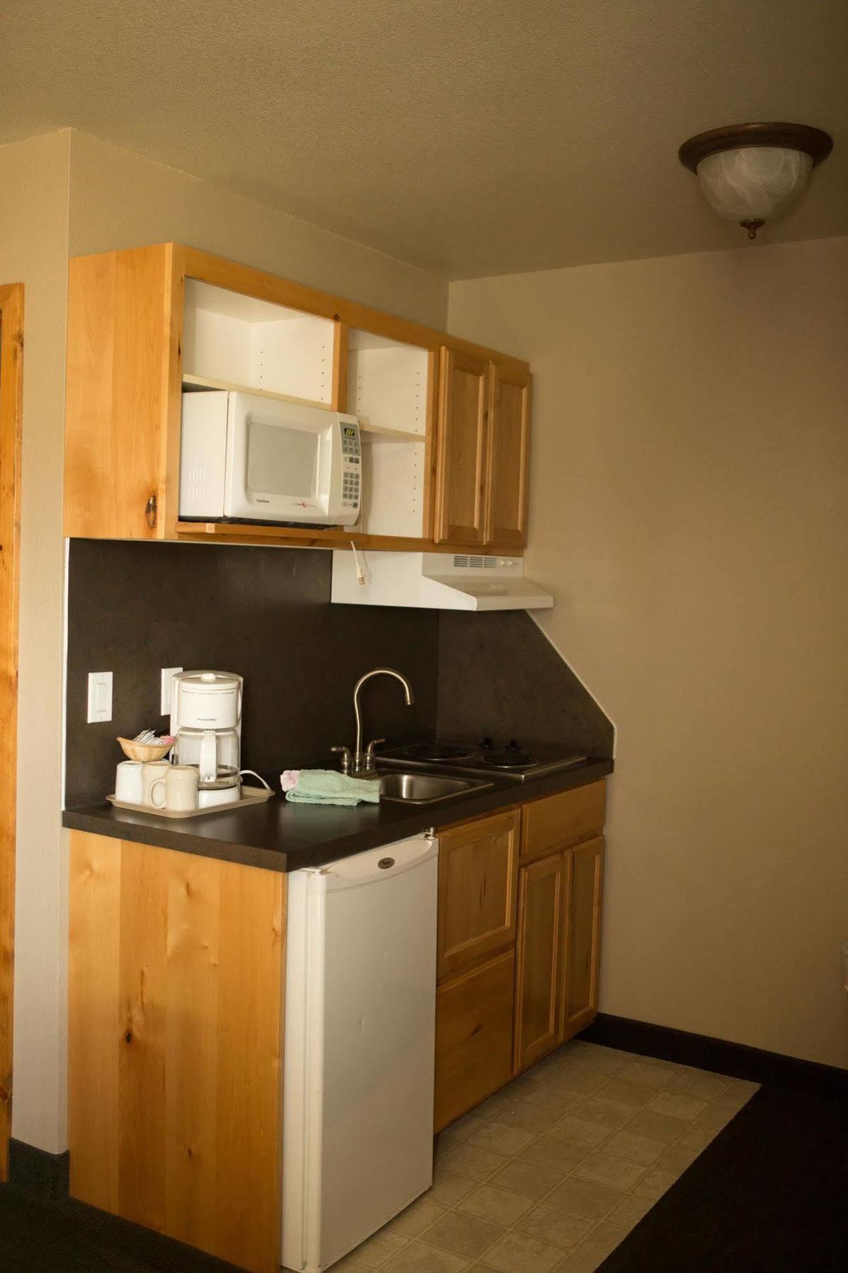 Boulder Creek Inn Donnelly Экстерьер фото