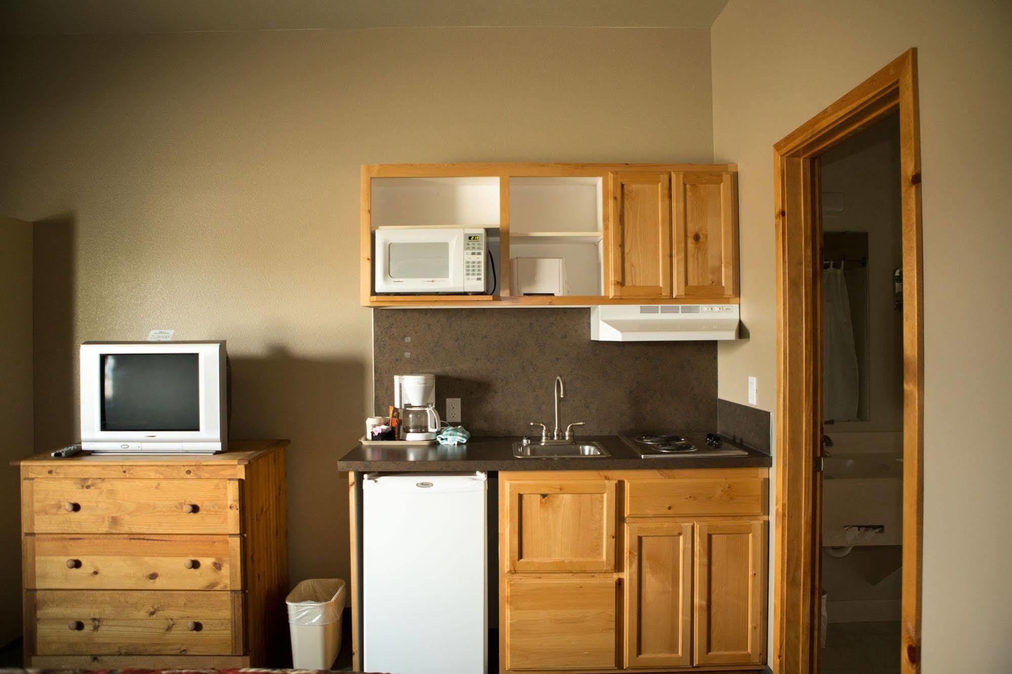 Boulder Creek Inn Donnelly Экстерьер фото